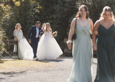 Hier kommt die Braut